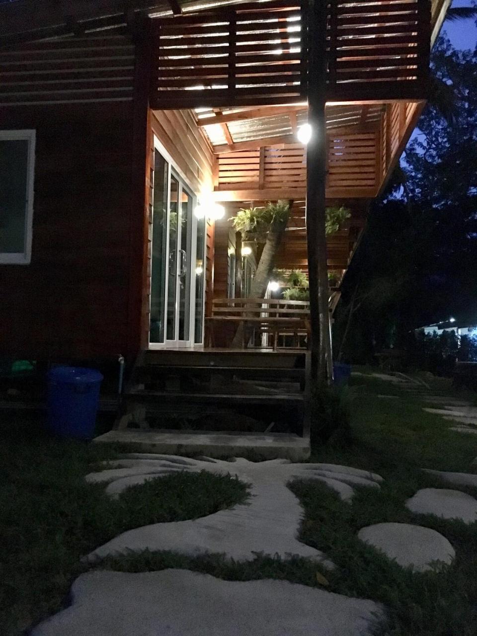 Mook Montra Resort Sea Front Ko Mook Εξωτερικό φωτογραφία